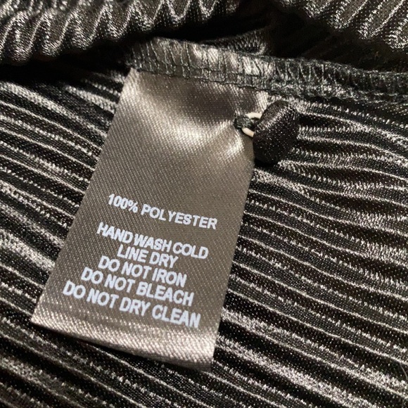 Sold 😀Lulu’s Wrap blouse - Picture 11 of 13